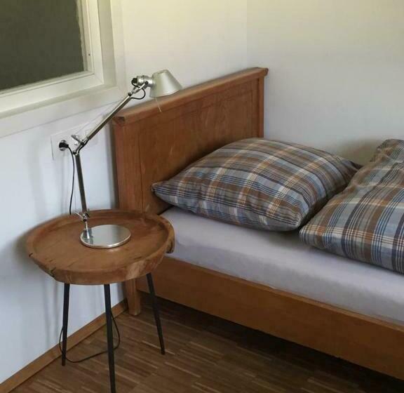 غرفة قياسية فردية, Achtzimmer