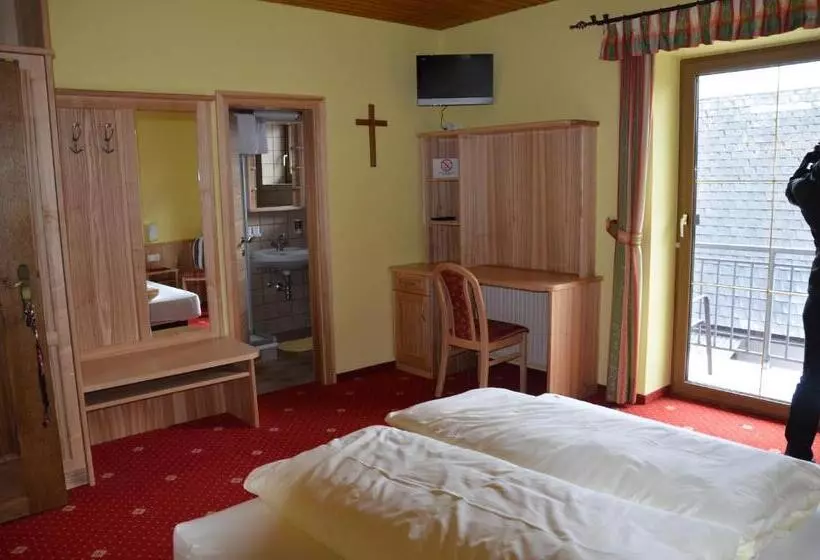 اتاق استاندارد یک نفره, Gasthof Pension Urzn
