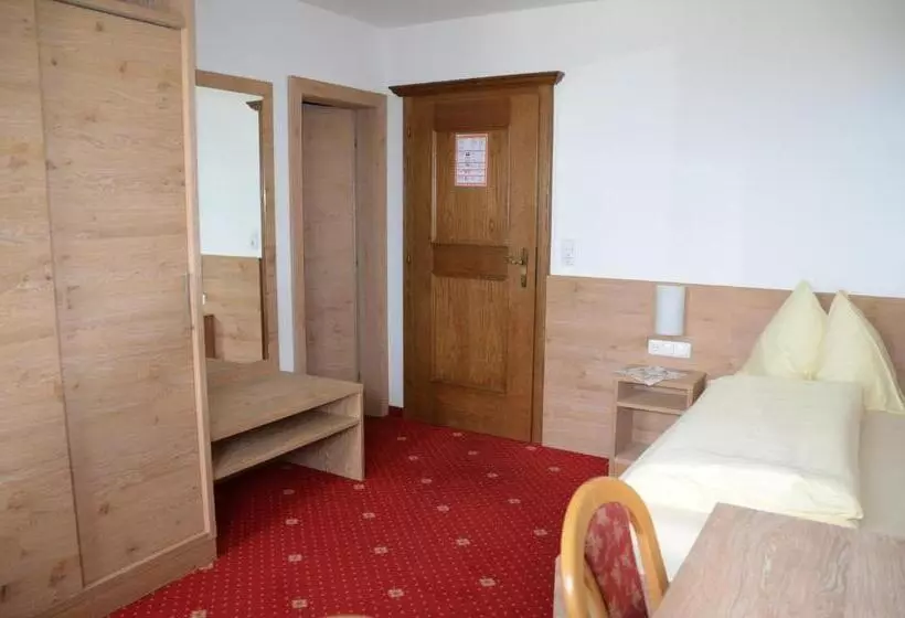 اتاق استاندارد یک نفره, Gasthof Pension Urzn
