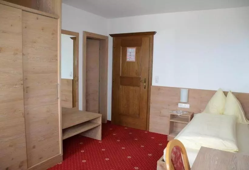 اتاق استاندارد یک نفره, Gasthof Pension Urzn