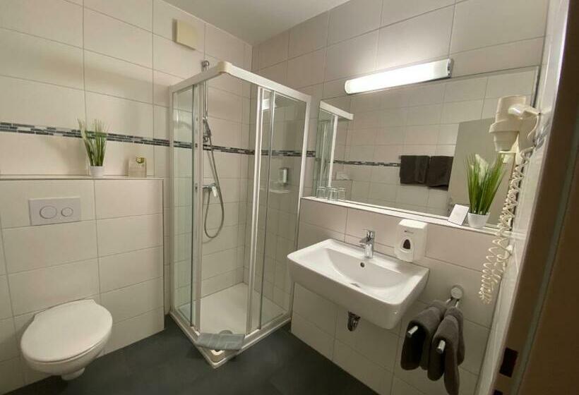 스탠다드 싱글 룸, Am Westend