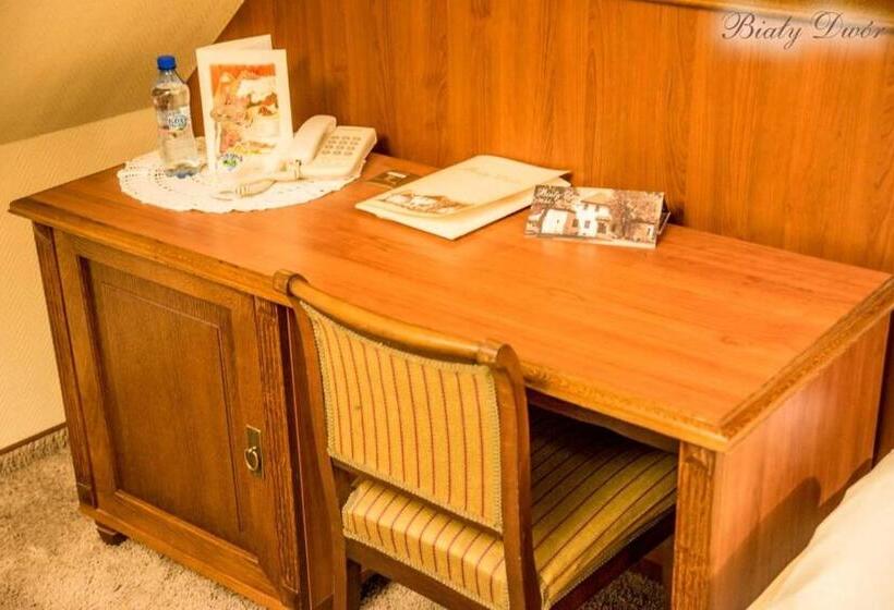 غرفة قياسية فردية, Biały Dwór