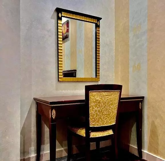 اتاق لوکس با تخت بزرگ, Dream Palace