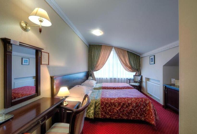 スーペリアールーム, Dworek Hetmanski