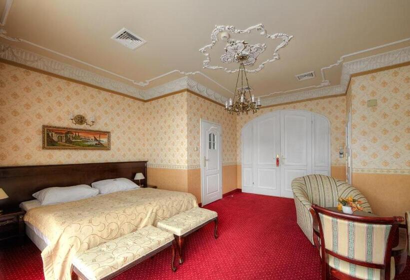 １ベッドルームアパートメント, Dworek Hetmanski