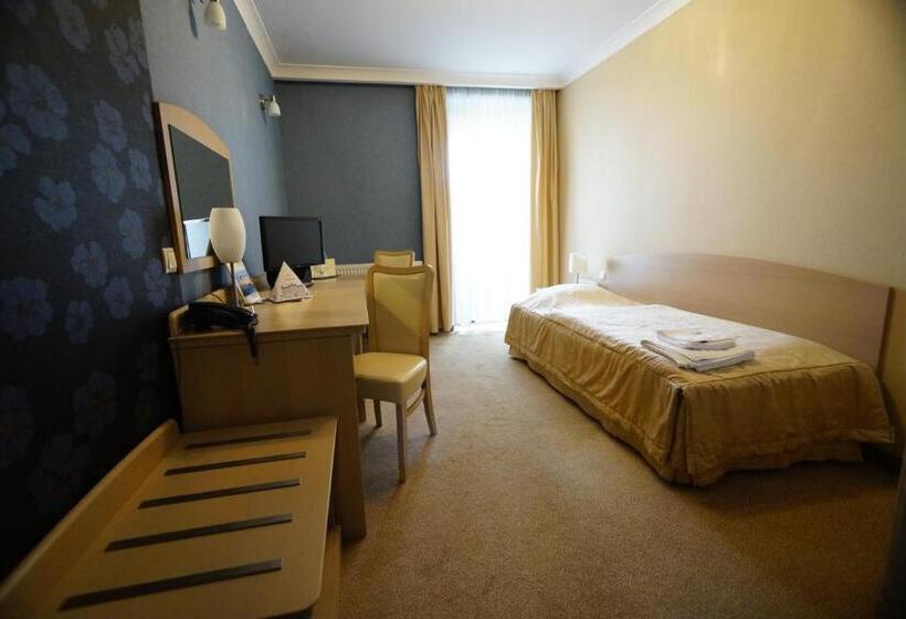 스탠다드 싱글 룸, Fajkier