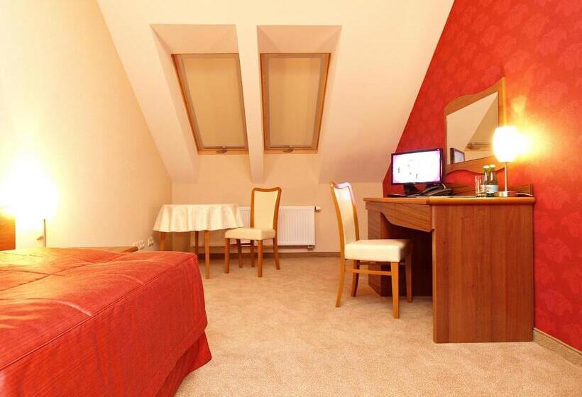 스탠다드 룸, Fajkier