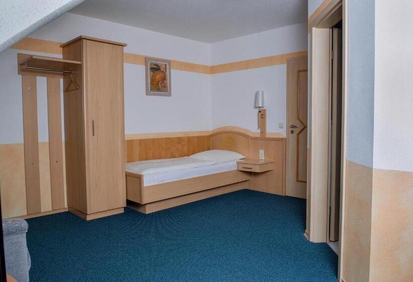 غرفة قياسية فردية, Garni Hopfengold