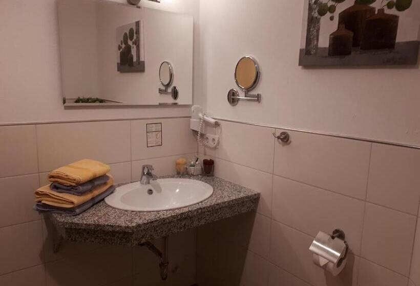 غرفة قياسية, Garni Hopfengold