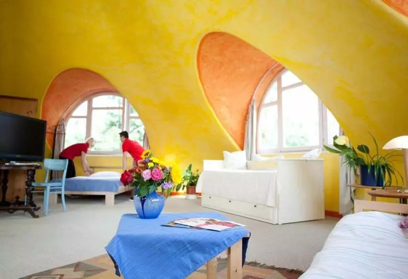 Standard Room, Georg