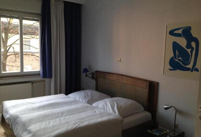 스탠다드 트리플 룸, Georg