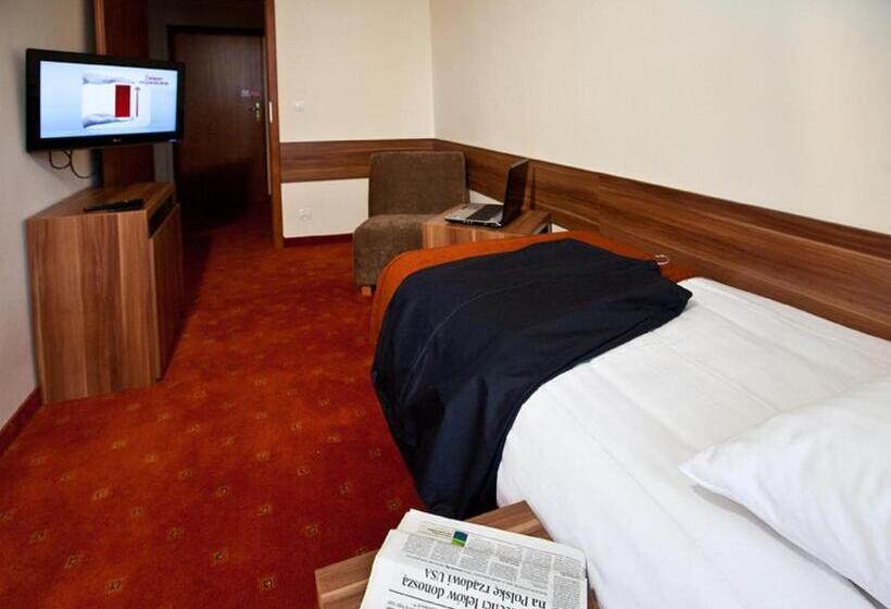 Трехместный Номер Стандарт с Балконом, Jantar Medical Spa