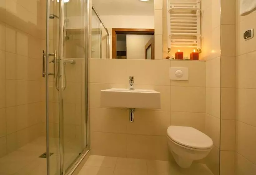 Standard-studio Parveke, Jantar Medical Spa