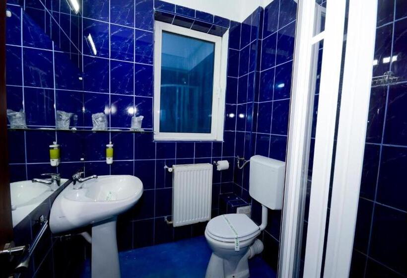 جناح جونيور, Magic   City Center