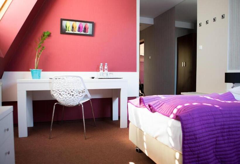 스탠다드 싱글 룸, Na Rogatce