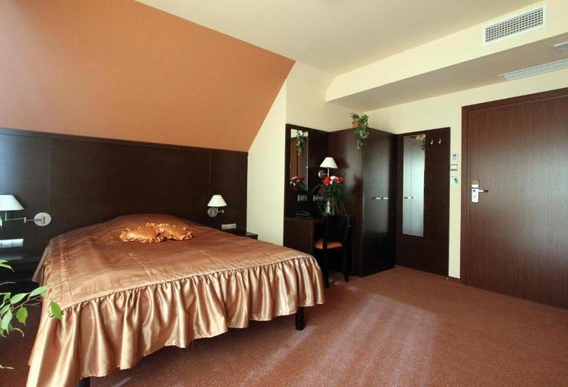 침실 1개 발코니 아파트, Na Rogatce