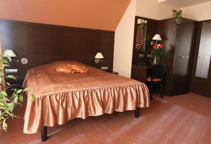 침실 1개 발코니 아파트, Na Rogatce