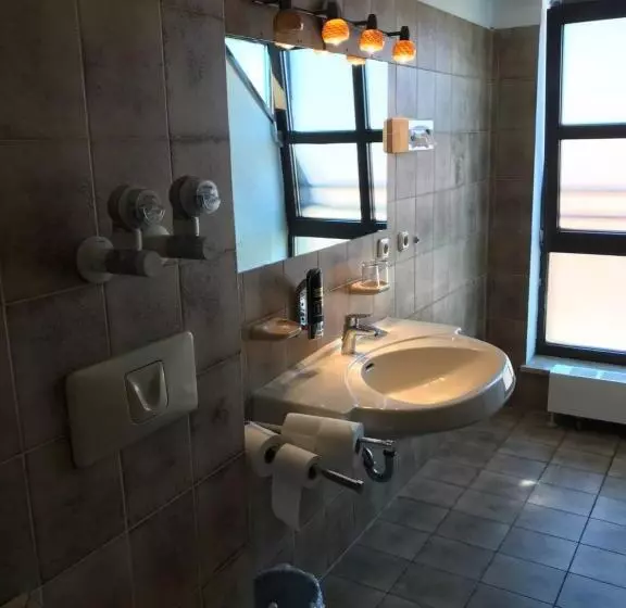 Quarto Quádruplo Standard, Poseidon