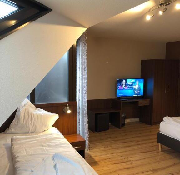 四人标准间, Poseidon