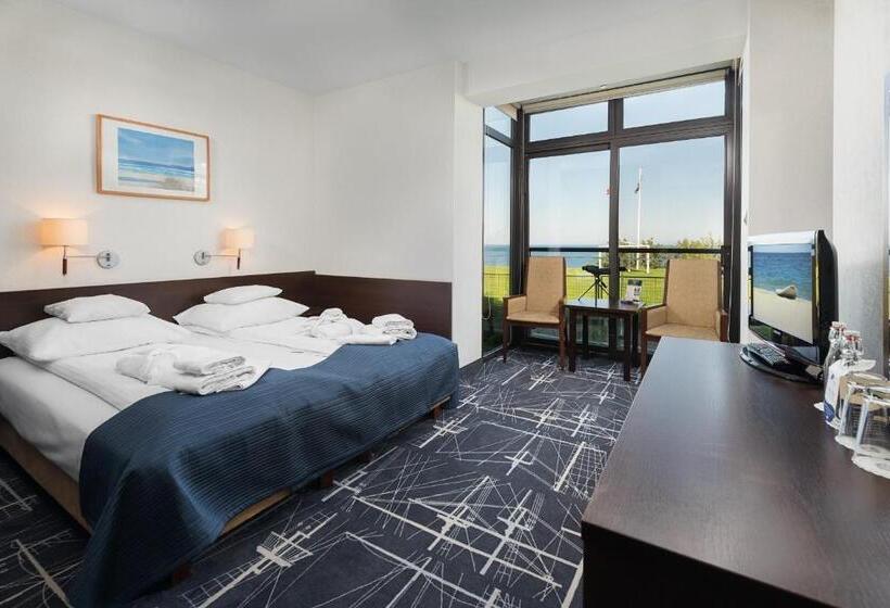 اتاق استاندارد با چشم‌انداز دریا, Restauracja Faleza