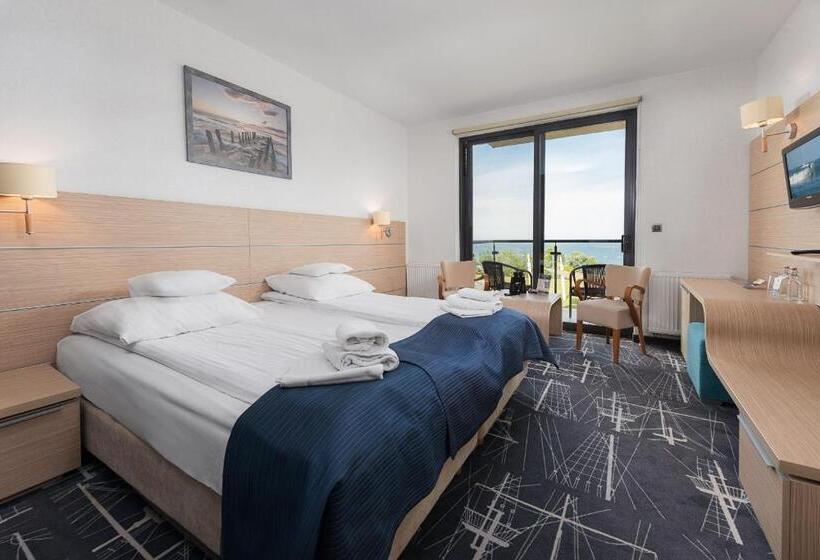 اتاق استاندارد با چشم‌انداز دریا, Restauracja Faleza