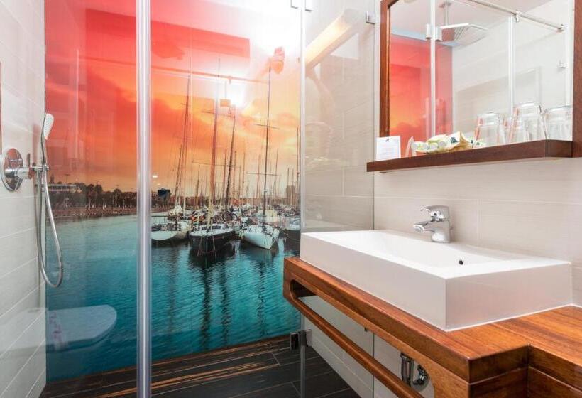 اتاق استاندارد با چشم‌انداز دریا, Restauracja Faleza