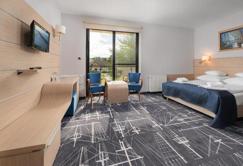 اتاق استاندارد, Restauracja Faleza