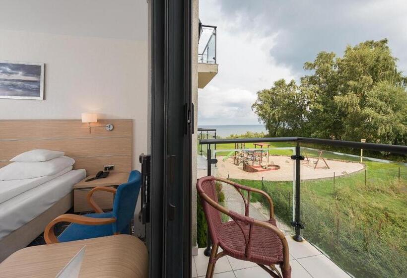 اتاق اساندارد با چشم‌انداز جانبی به دریا, Restauracja Faleza