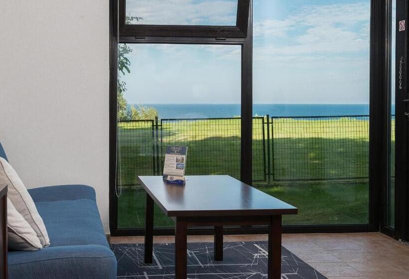 بانگلوی استاندارد با چشم‌انداز دریا, Restauracja Faleza