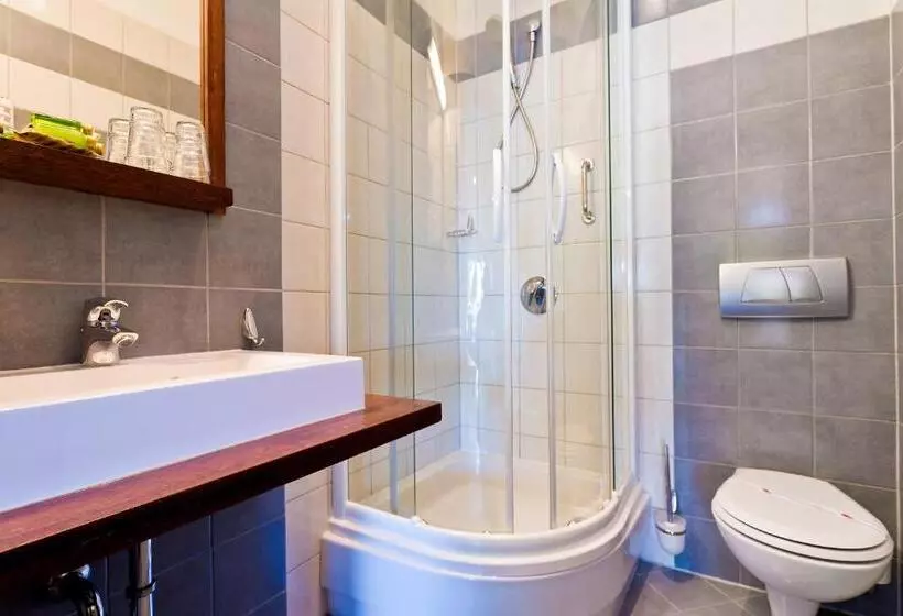 Standard-bungalow Merinäkymä, Restauracja Faleza