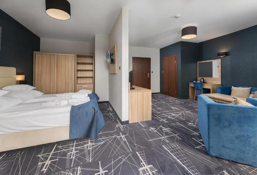 استودیوی استاندارد, Restauracja Faleza