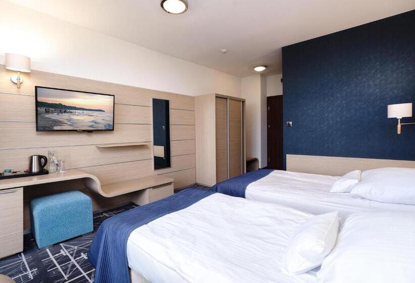 اتاق استاندارد با چشم‌انداز دریا, Restauracja Faleza