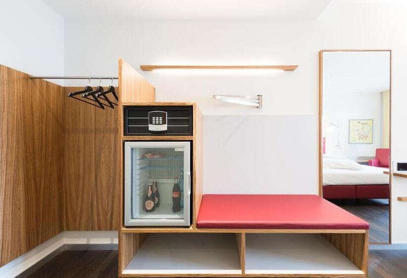 غرفة بيزنس, Rommel