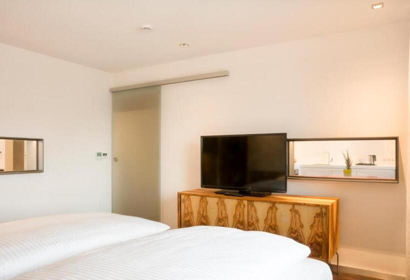 شقة غرفة واحدة, Rommel