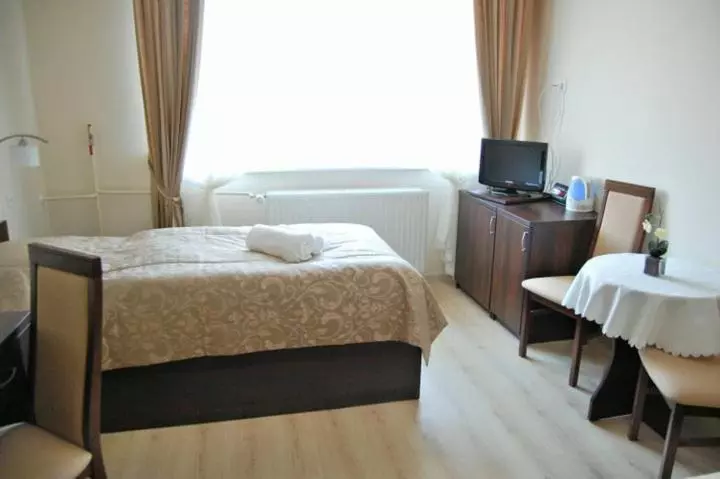 اتاق استاندارد یک نفره, Solanki Medical Spa