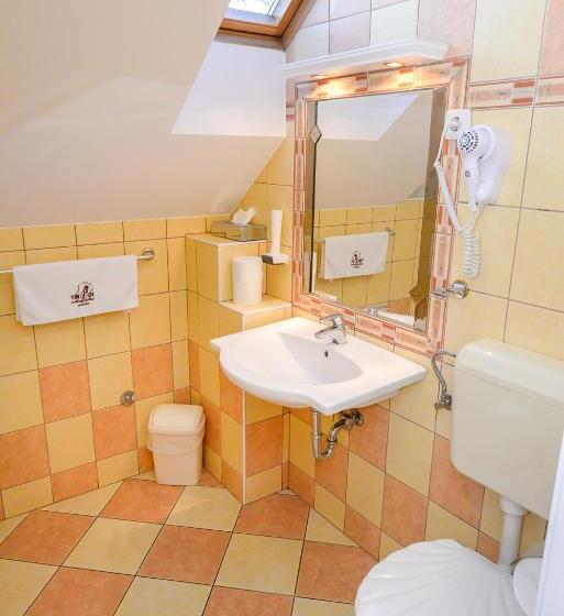 اتاق سوپریور سه تخته, Tinódi Fogadó