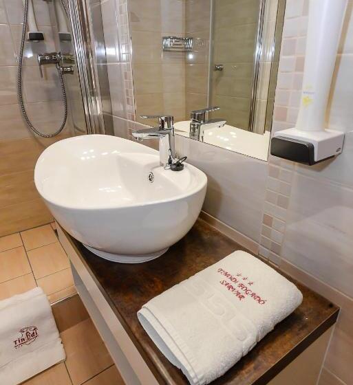 اتاق استاندارد, Tinódi Fogadó