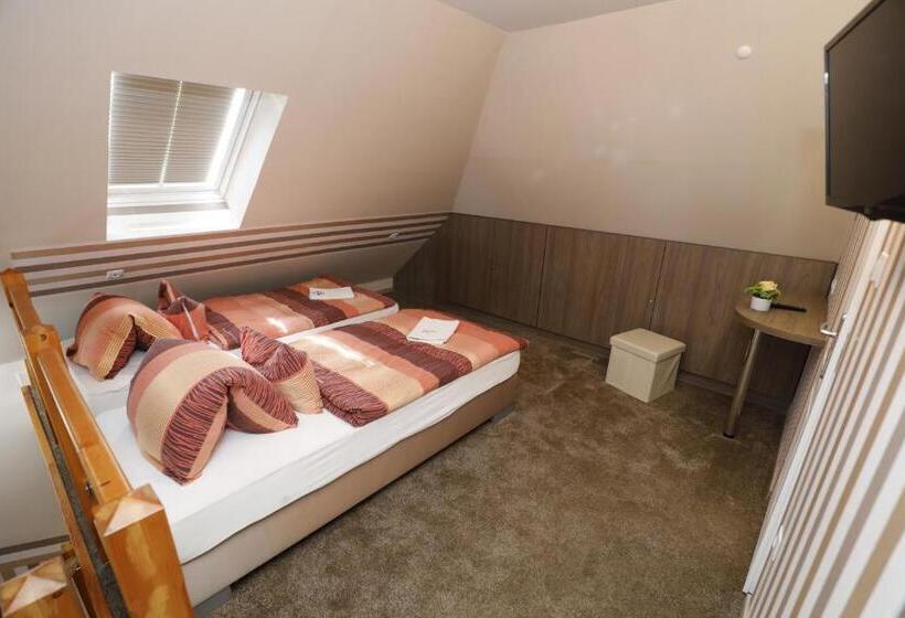 اتاق لوکس چهار تخته, Tinódi Fogadó