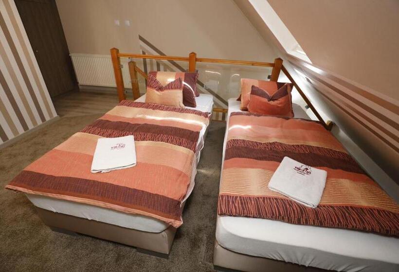 اتاق لوکس چهار تخته, Tinódi Fogadó