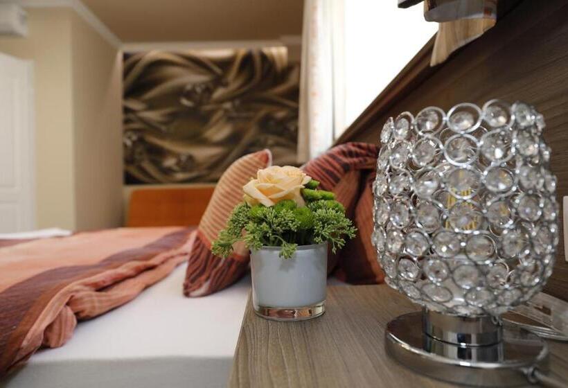 اتاق لوکس چهار تخته, Tinódi Fogadó