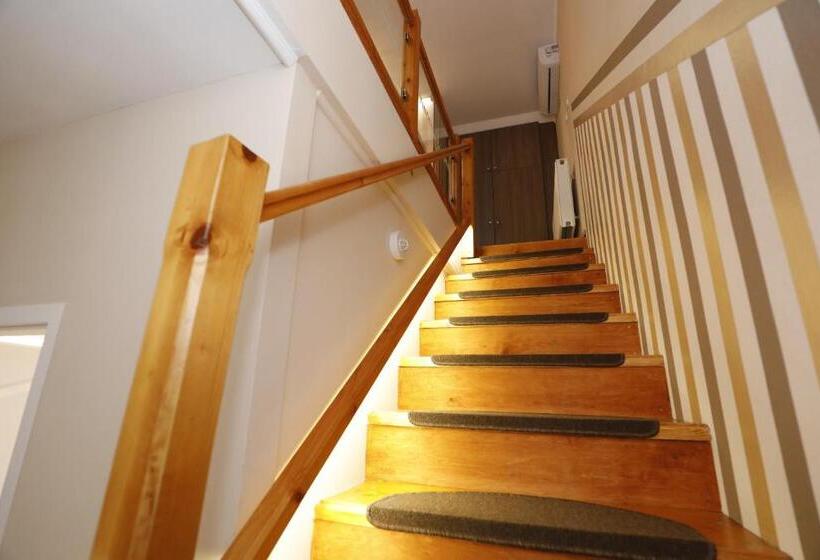 اتاق لوکس چهار تخته, Tinódi Fogadó