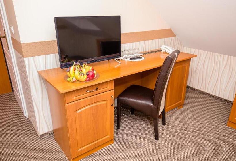 اتاق سوپریور چهار تخته, Tinódi Fogadó