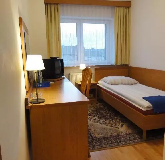 Standard Yhden Hengen Huone, Zamkowy