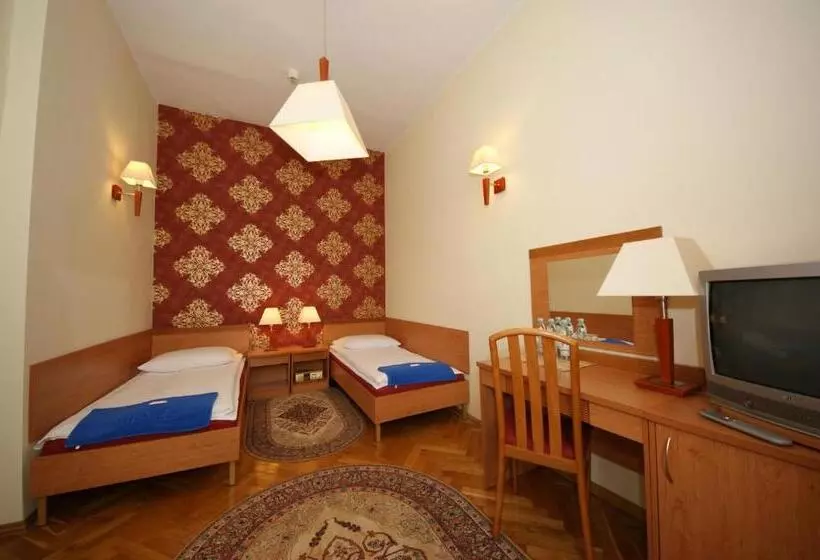 Classic Kolmen Hengen Huone, Zamkowy