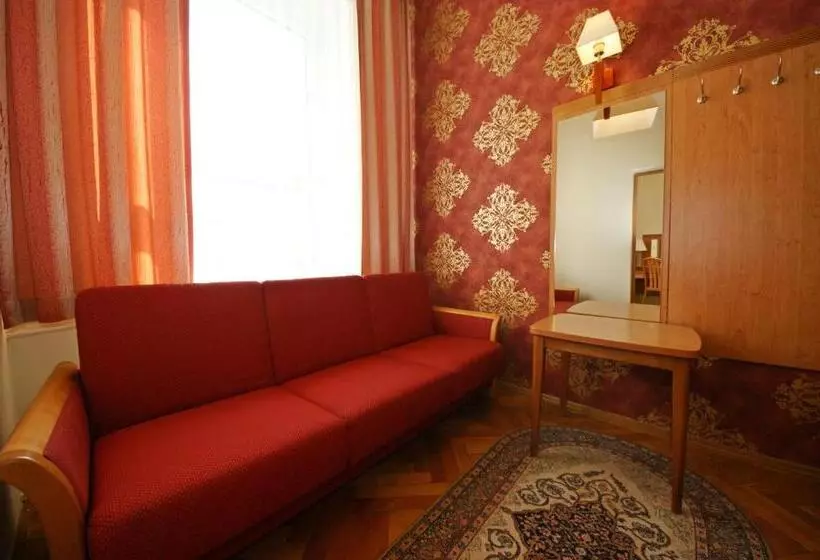 Standard Kolmen Hengen Huone, Zamkowy
