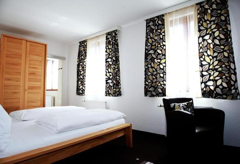 غرفة قياسية, Zillners Einkehr