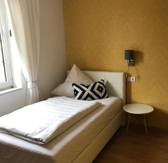 标准单人间, Zur Goldenen Sonne