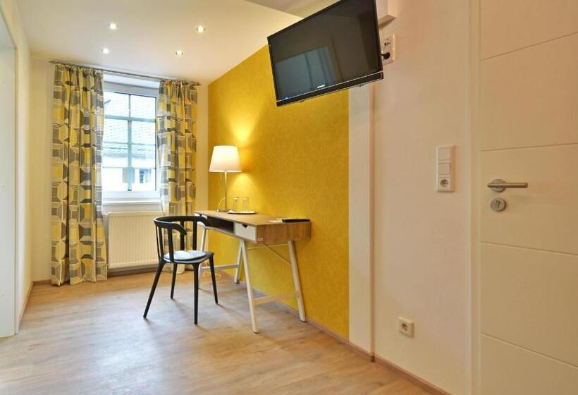 标准间, Zur Goldenen Sonne