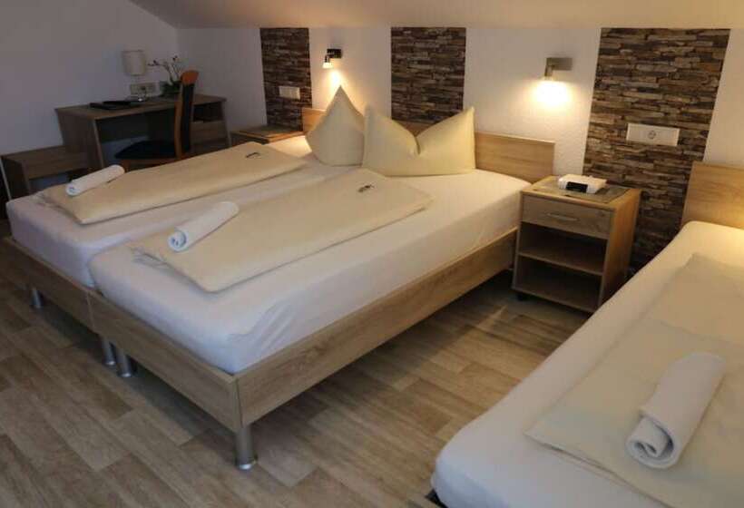 Camera Tripla Standard, Gasthof Zur Rose