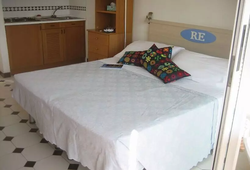 استودیوی استاندارد, Residence Hotel Edy